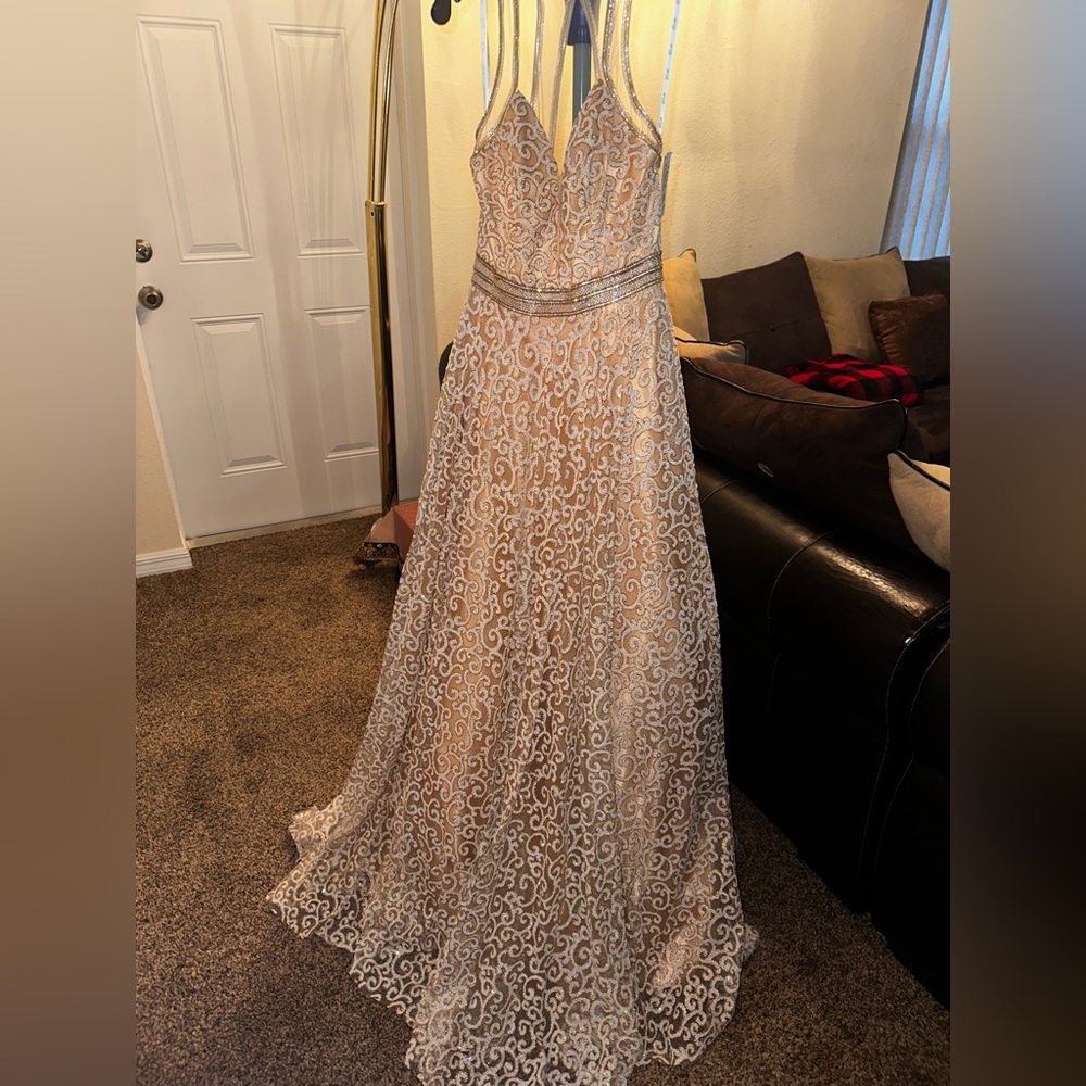BEAUTIFUL PROM OR BRIDAL DRESS!! NWT!!